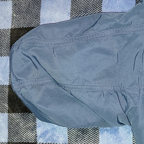 Vintage. Made in USA. Woolrich The Woman. Full-zip w/snap buttons. Medium - Picture 15 of 15